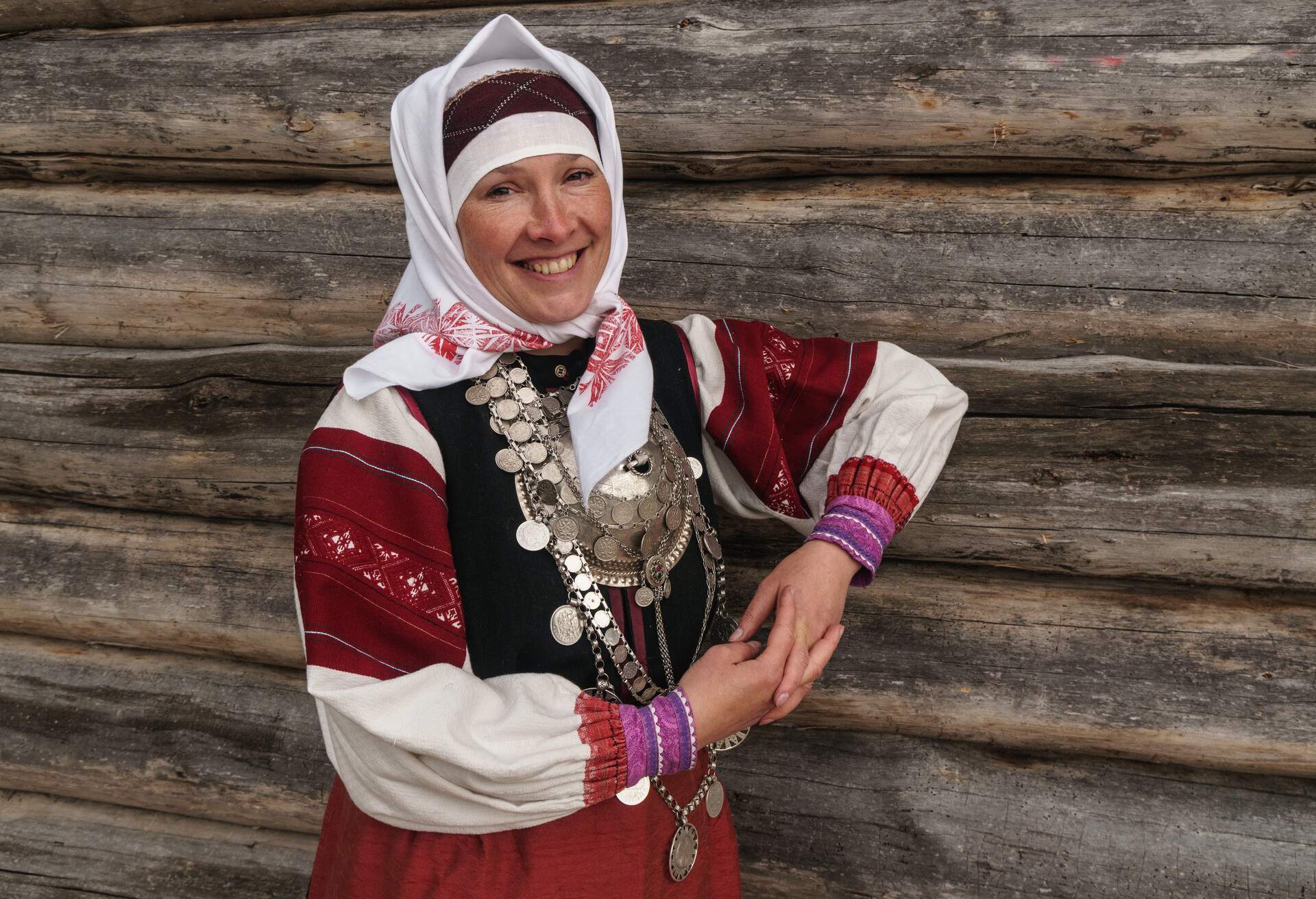 DEST_ESTONIA_SETO_WOMAN_TRADITIONAL_DRESS_GettyImages-846985928