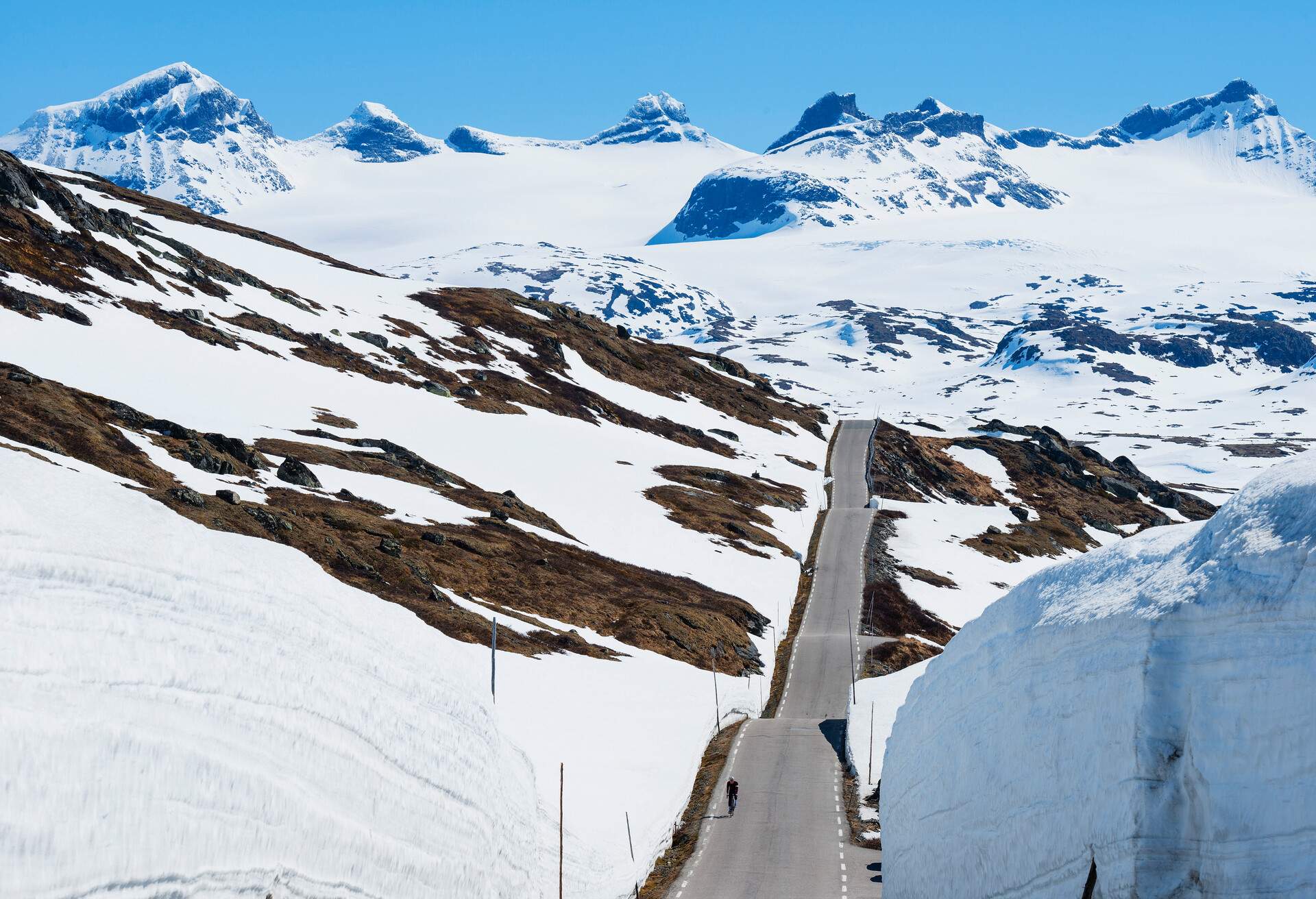 Sognefjellet plateau, it is end of May and still a lot of snow, glacier in background, Jotunheimen N.Park