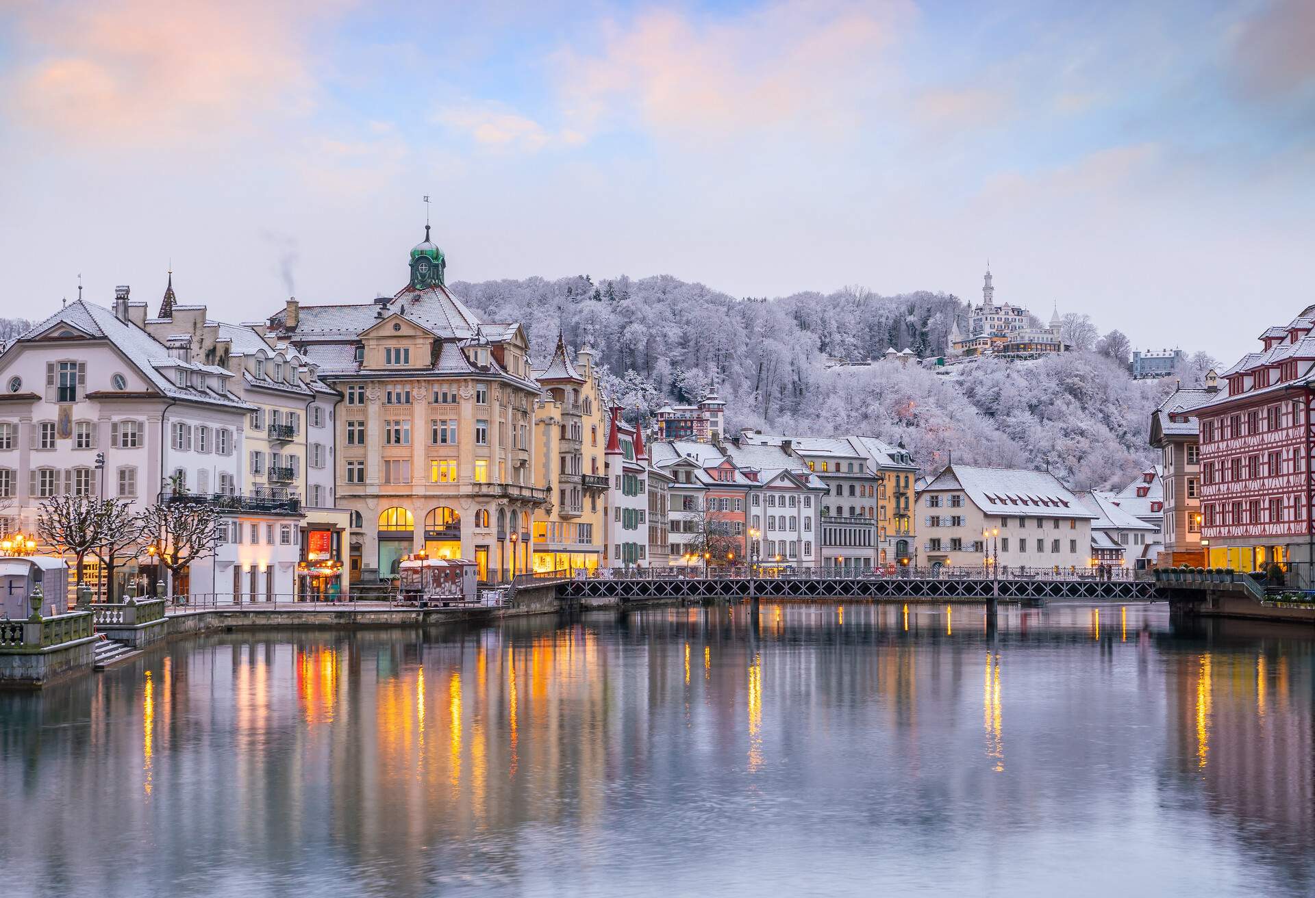 DEST_SWITZERLAND_LUCERNE_LUZEREN_SNOW_GettyImages-1372507571