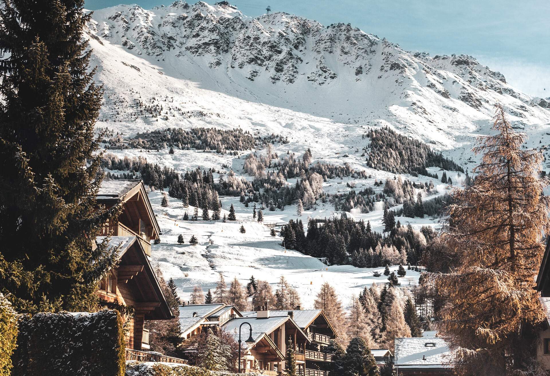 DEST_SWITZERLAND_VALAIS_VERBIER_BAGNES-GettyImages-1126146507