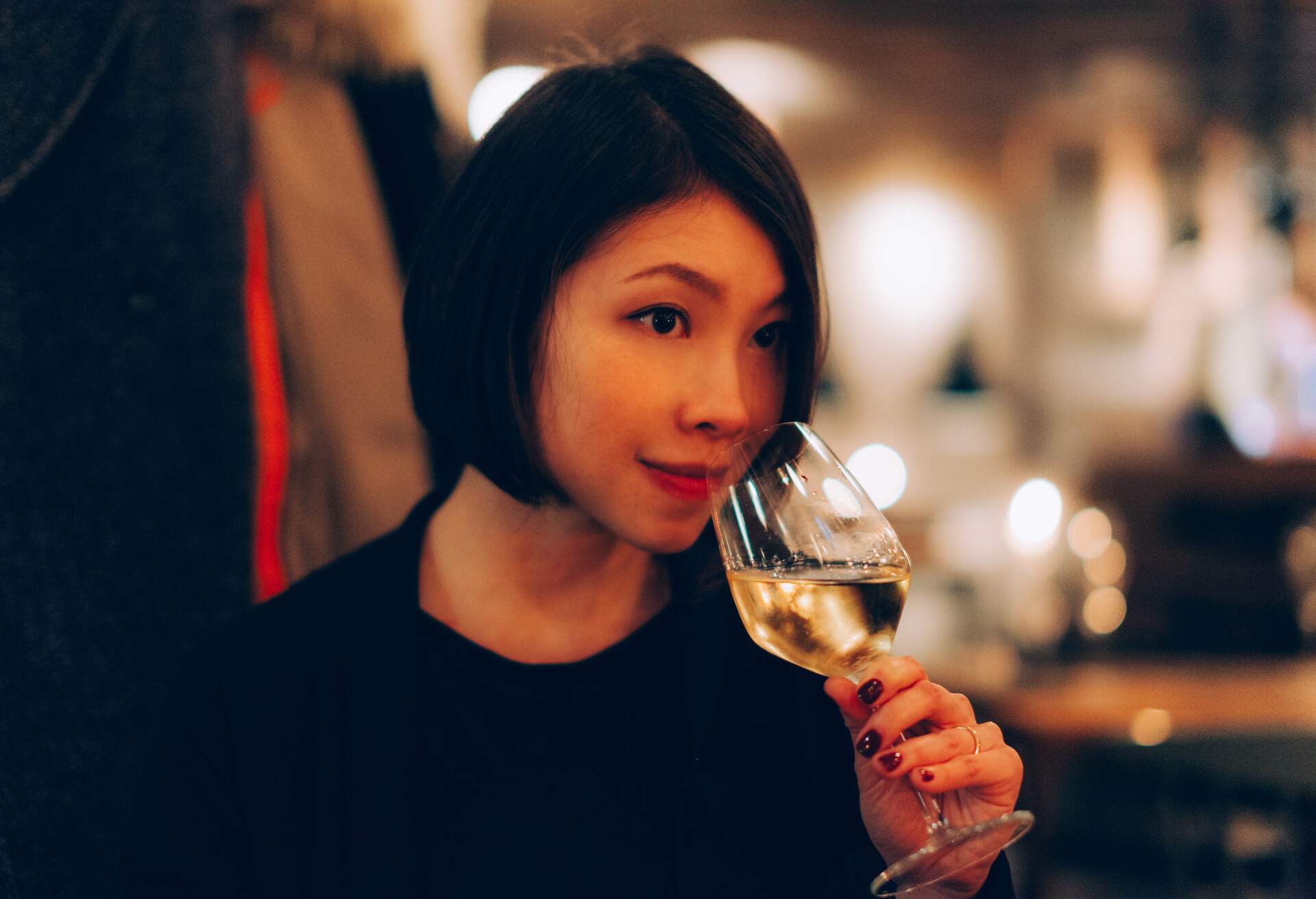 PEOPLE_WINE_TASTING