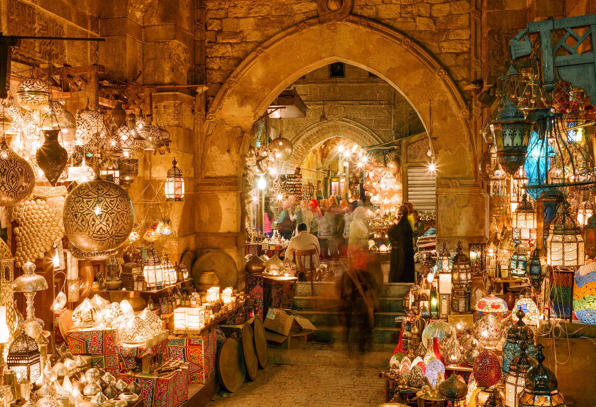 DEST_EGYPT_CAIRO_KHAN-EL-KHALILI-BAZAAR_GettyImages-548224575