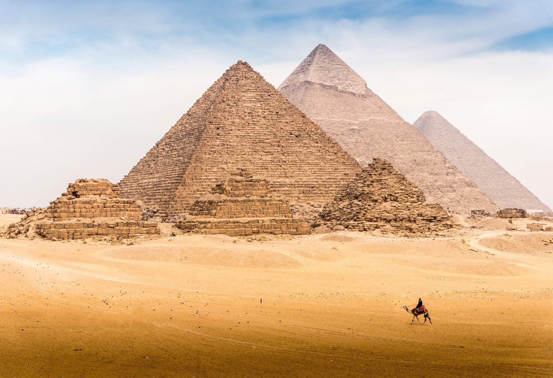 DEST_EGYPT_CAIRO_PYRAMID-OF-GIZA_GettyImages-909377360
