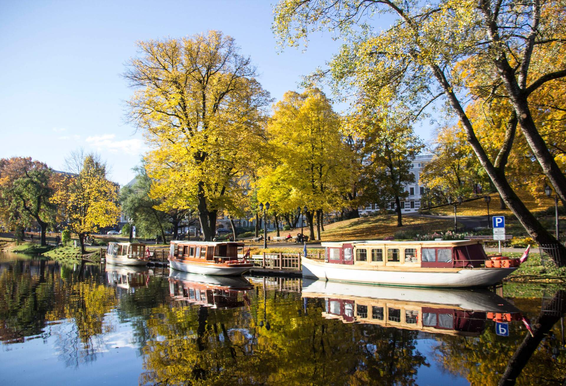 DEST_LATVIA_RIGA_Bastejkalns_Park_GettyImages-866522756