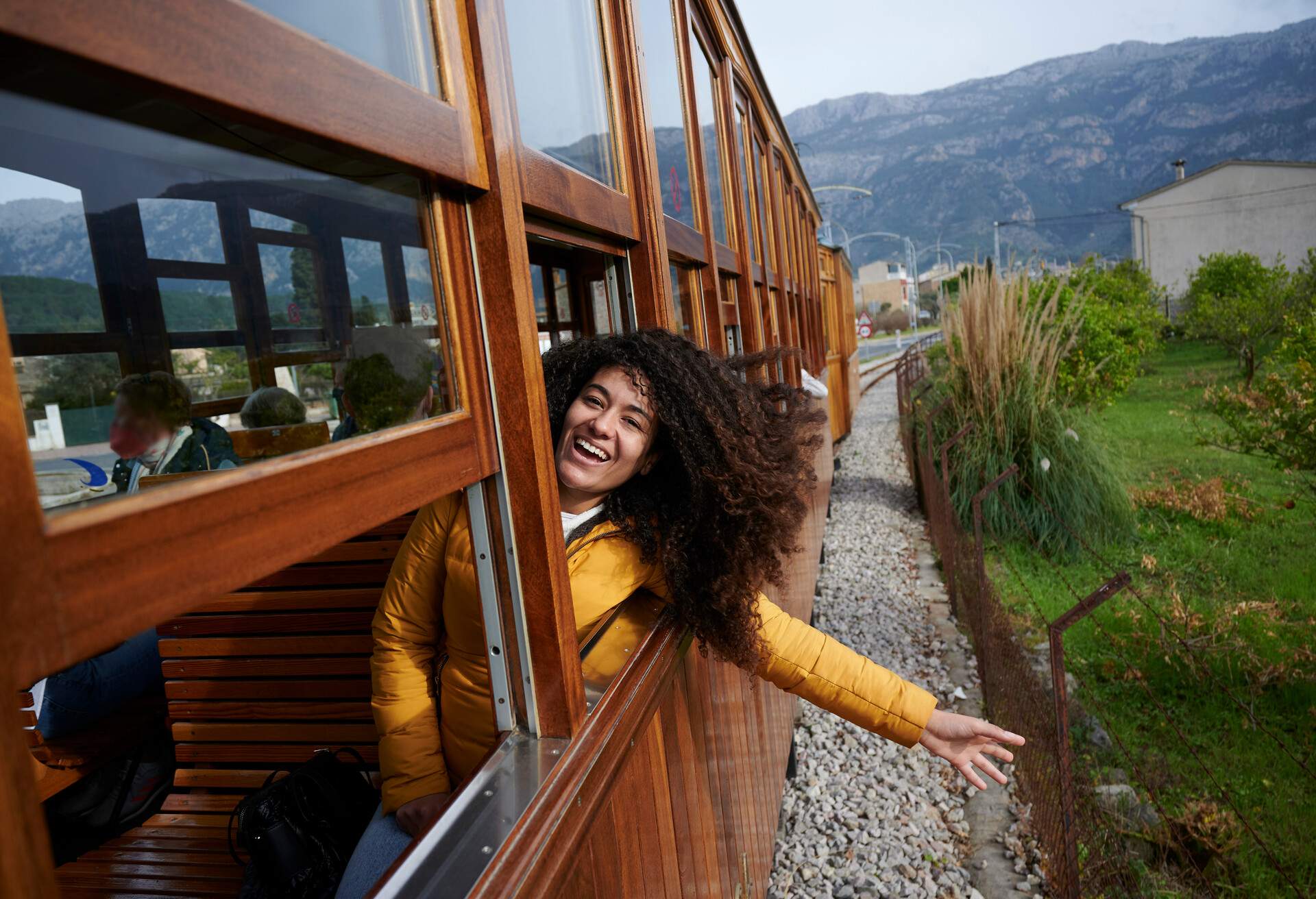 SPAIN_MALLORCA_SOLLER_TRAIN_WOMAN