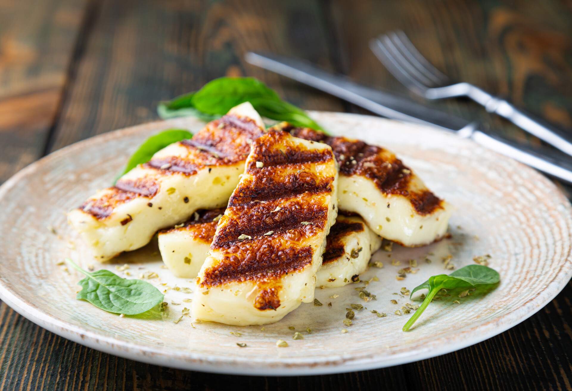 Grilled halloumi cheese with herbs