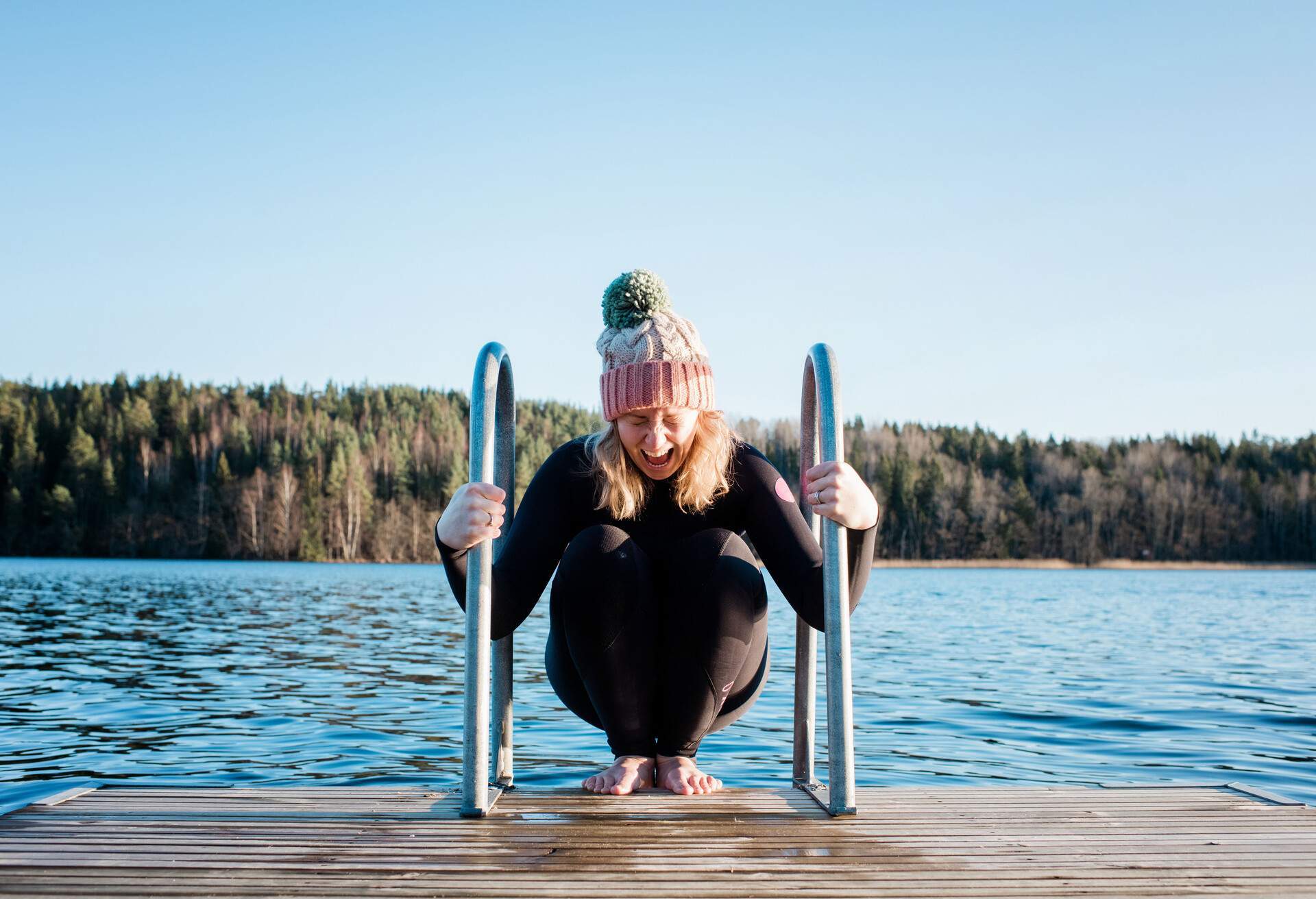 THEME_PEOPLE_WINTER_BATHING_G_GettyImages-1213674633