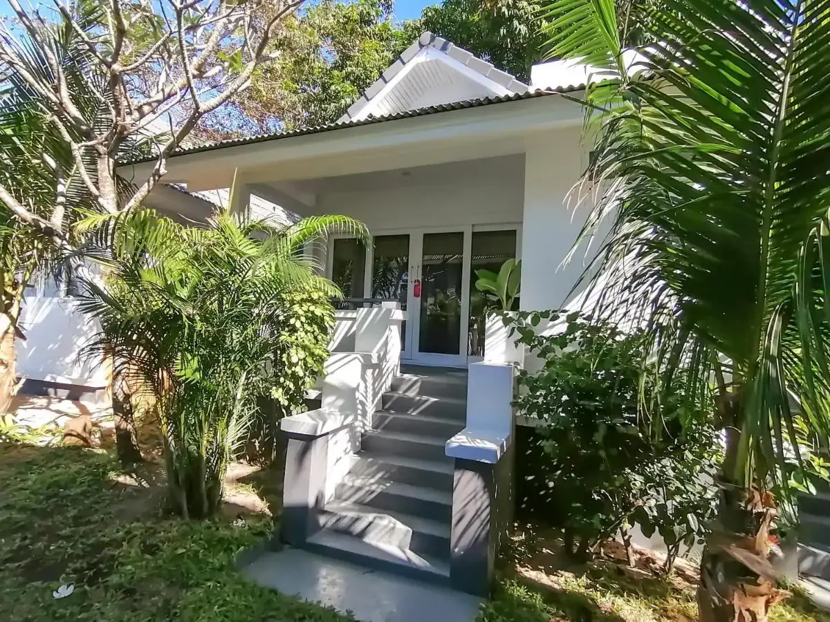 the-cosy-maenam-beach-resort-booking-358976-345745893-830943