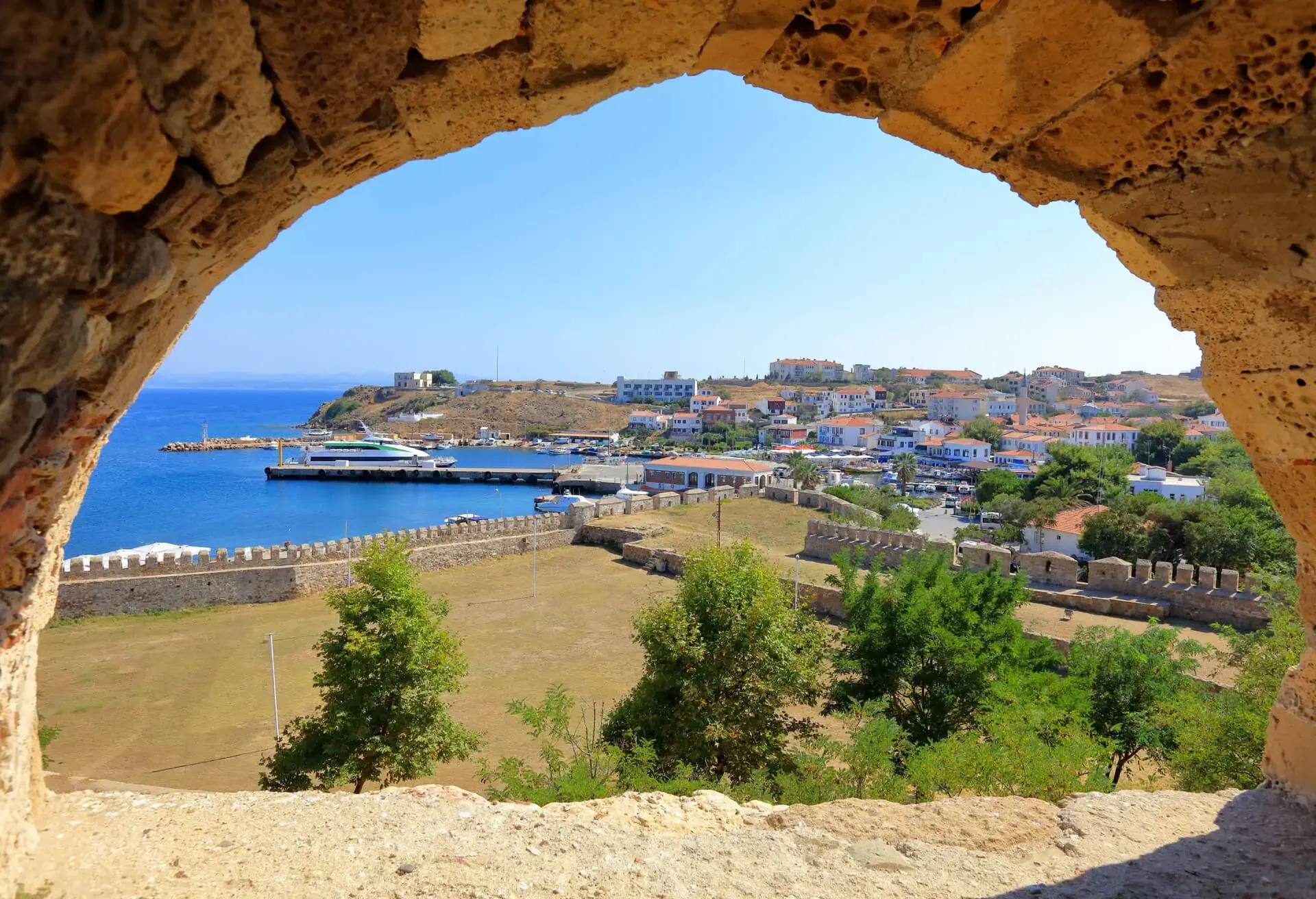 Utsikt från slottet Tenedo på Bozcaada, Turkiet.