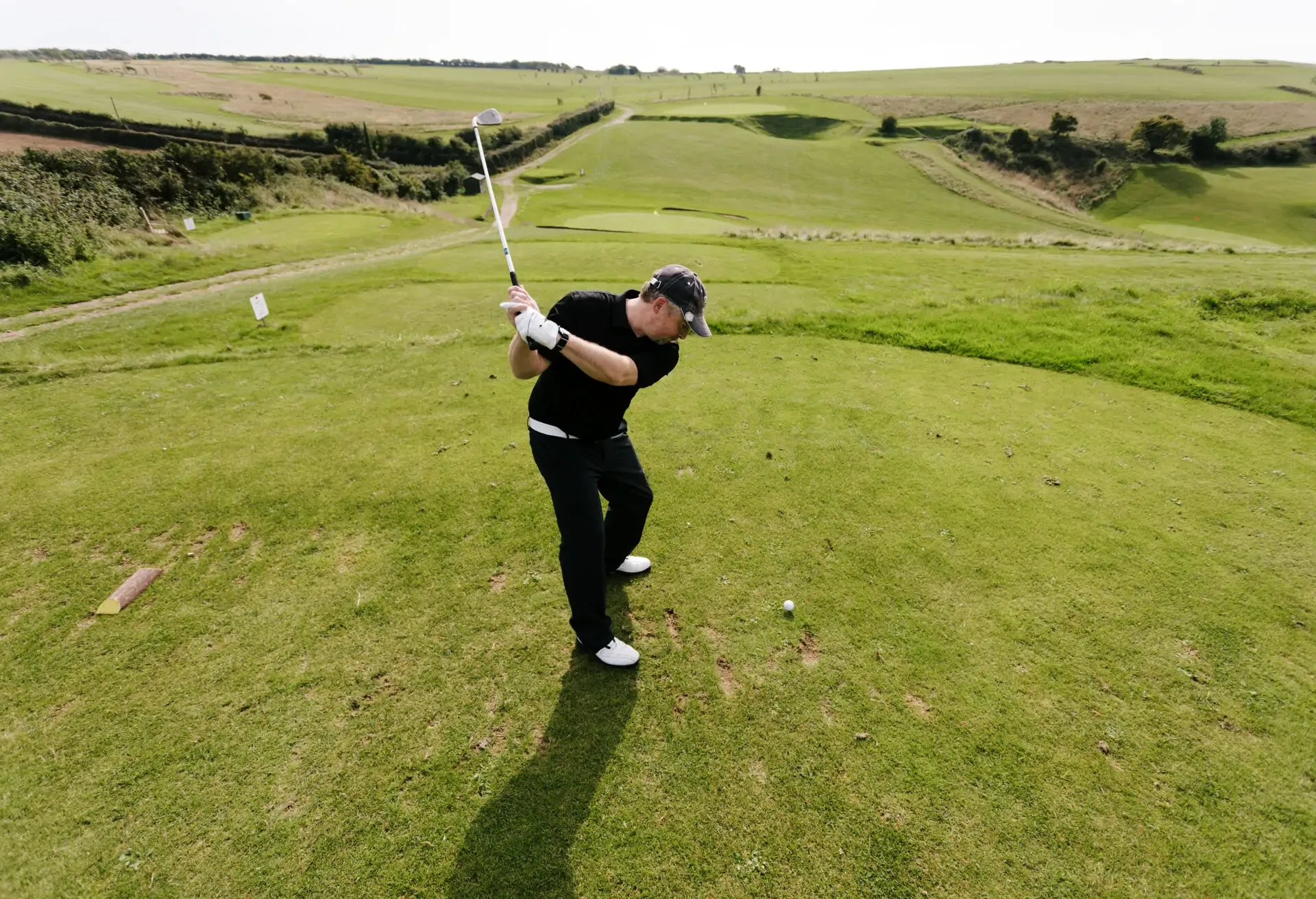 dest_uk_devon_theme_golf_gettyimages-517396803_universal_within-usage-period_82715