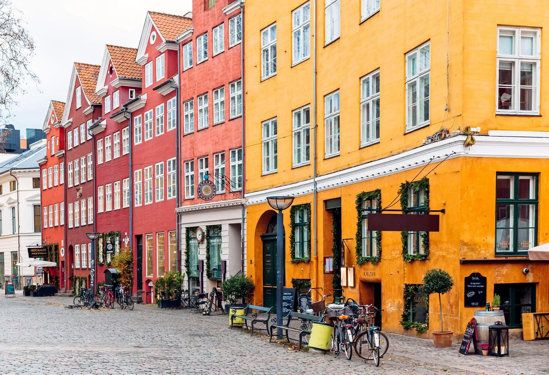 DEST_DENMARK_COPENHAGEN_GRÅBRØDRETORV_GettyImages-1167556499