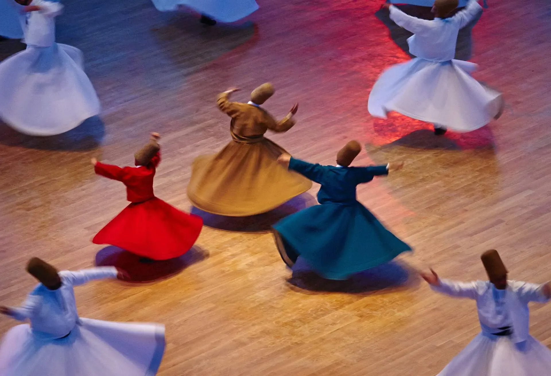 theme_people_turkey_istanbul_folk_dancegettyimages-539771481_universal_within-usage-period_82294
