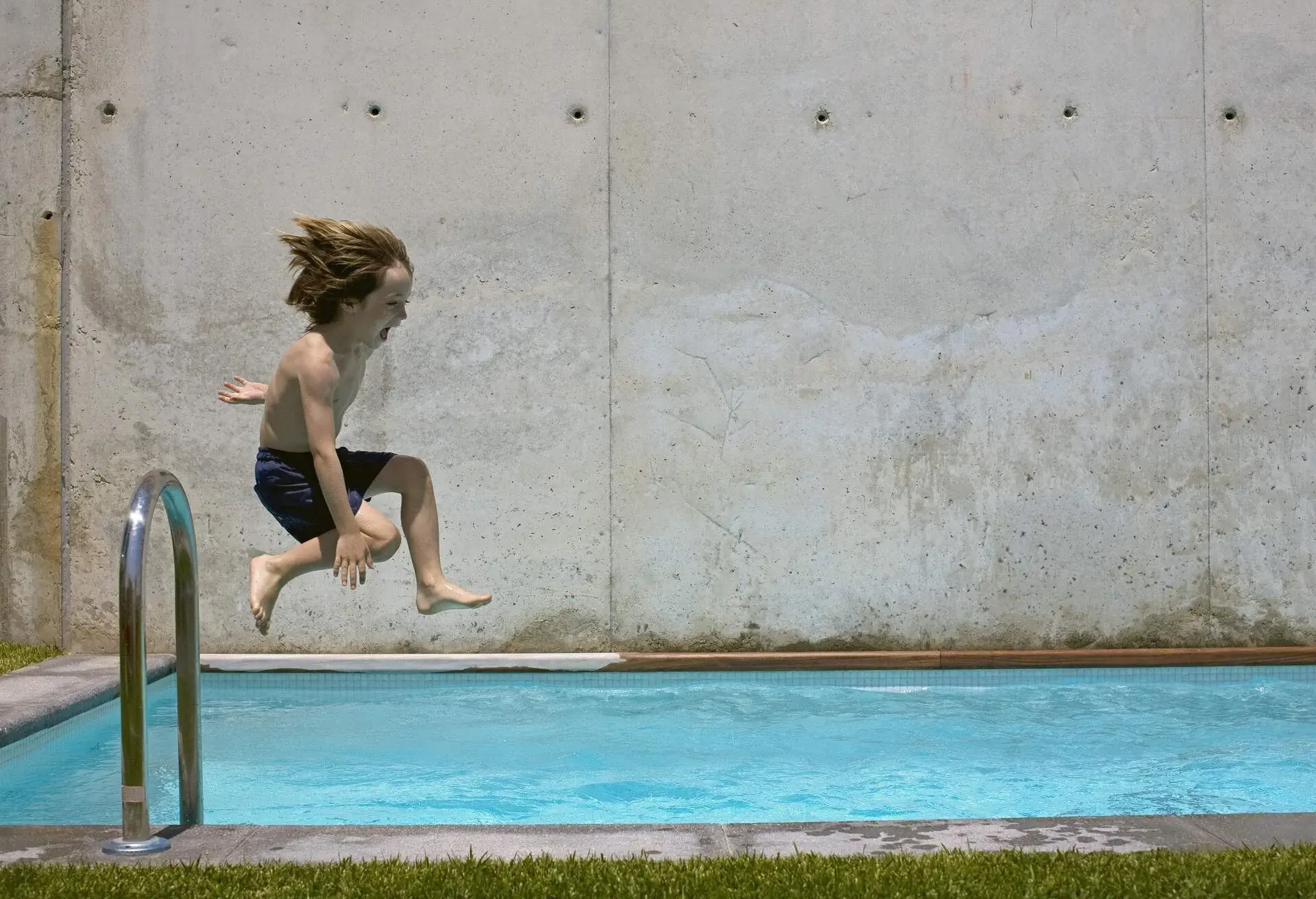 dest_spain_barcelona_theme_kids_pool