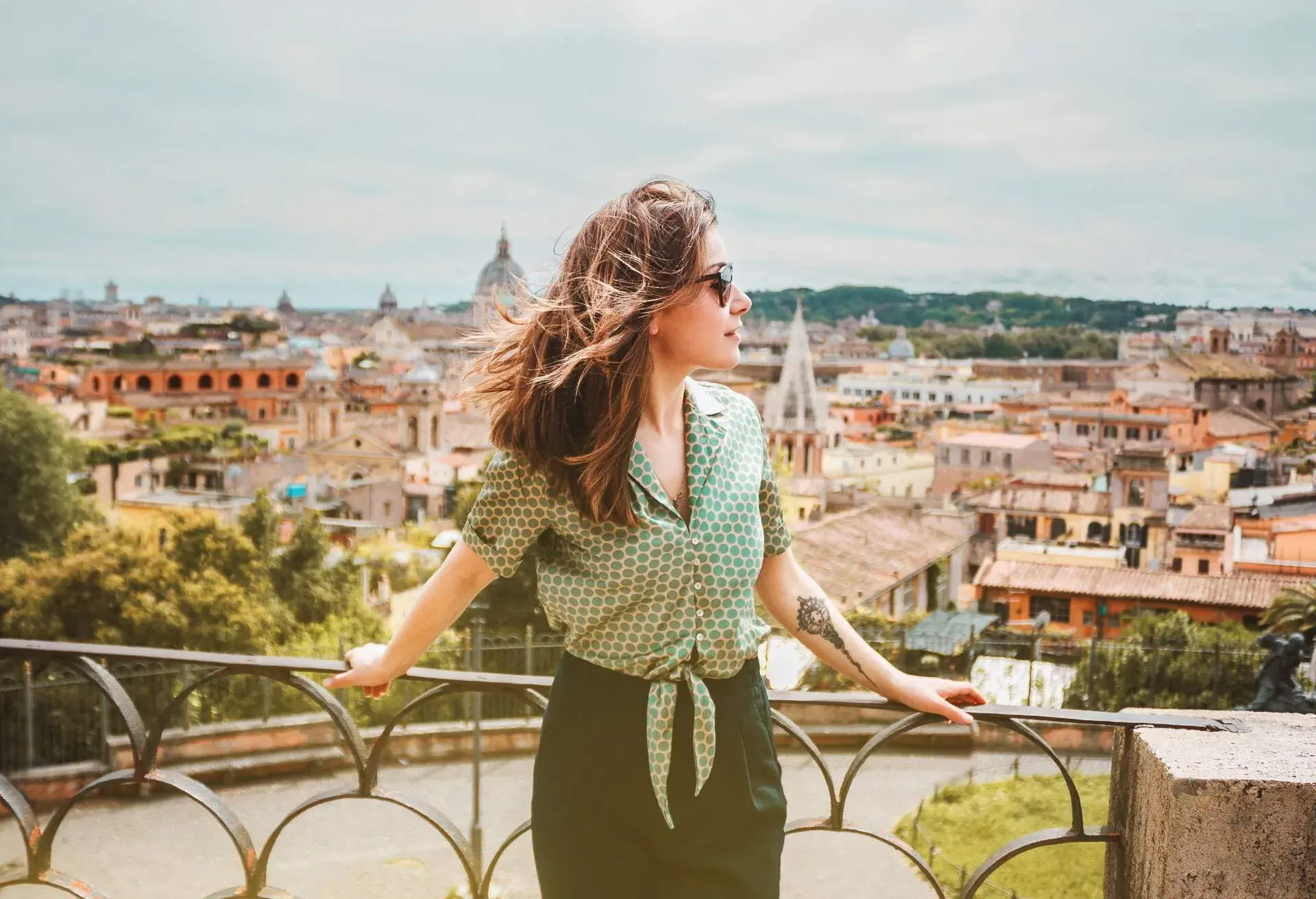 DEST_ITALY_ROME_THEME_PERSON_TRAVEL_ADVENTURE_TATTOO_shutterstock-portfolio_1553129876
