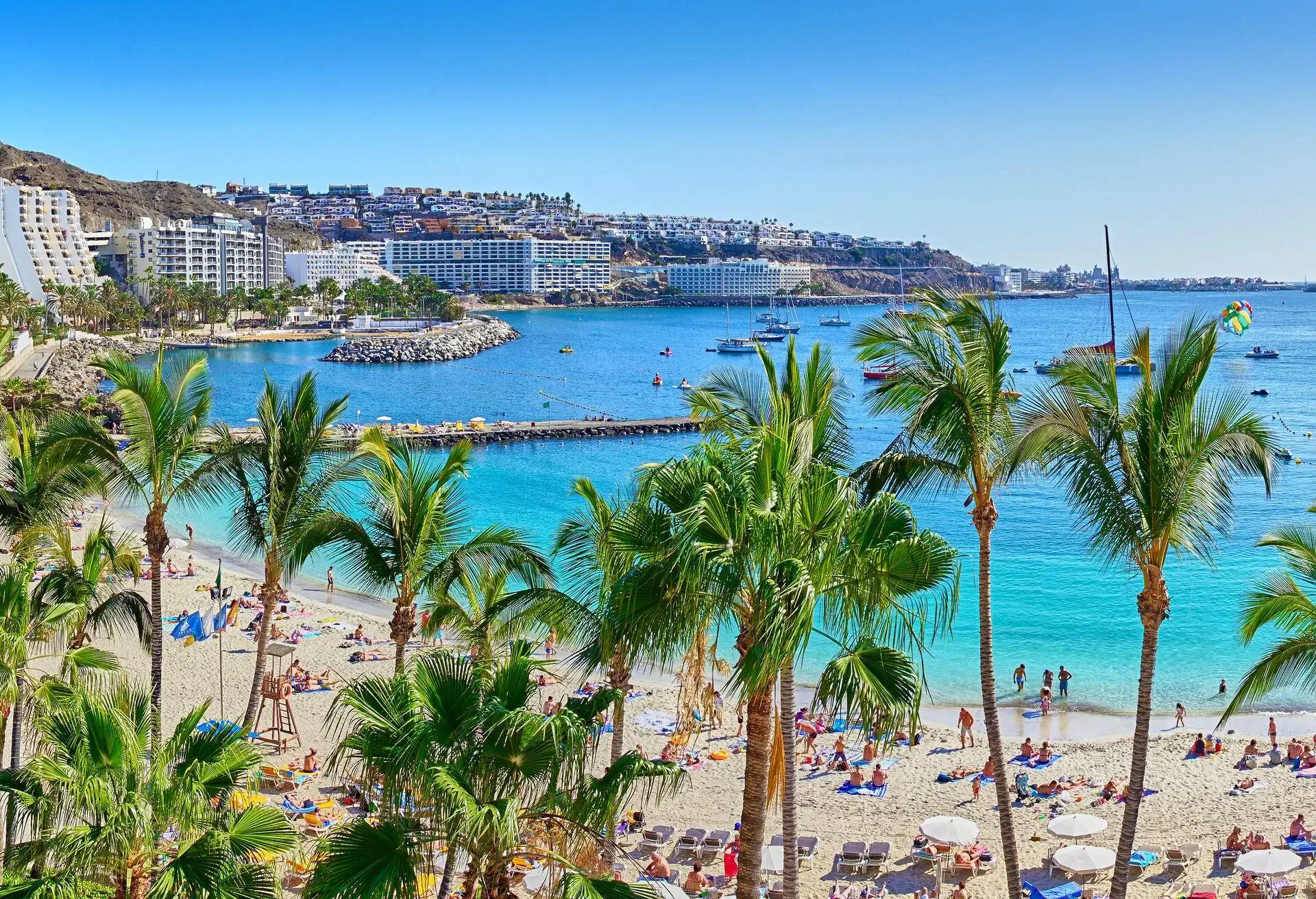 DEST_SPAIN_CANARY_ISLANDS-GRAN-CANARIA_ANFI_BEACH_Las-Palmas_GettyImages-912751192