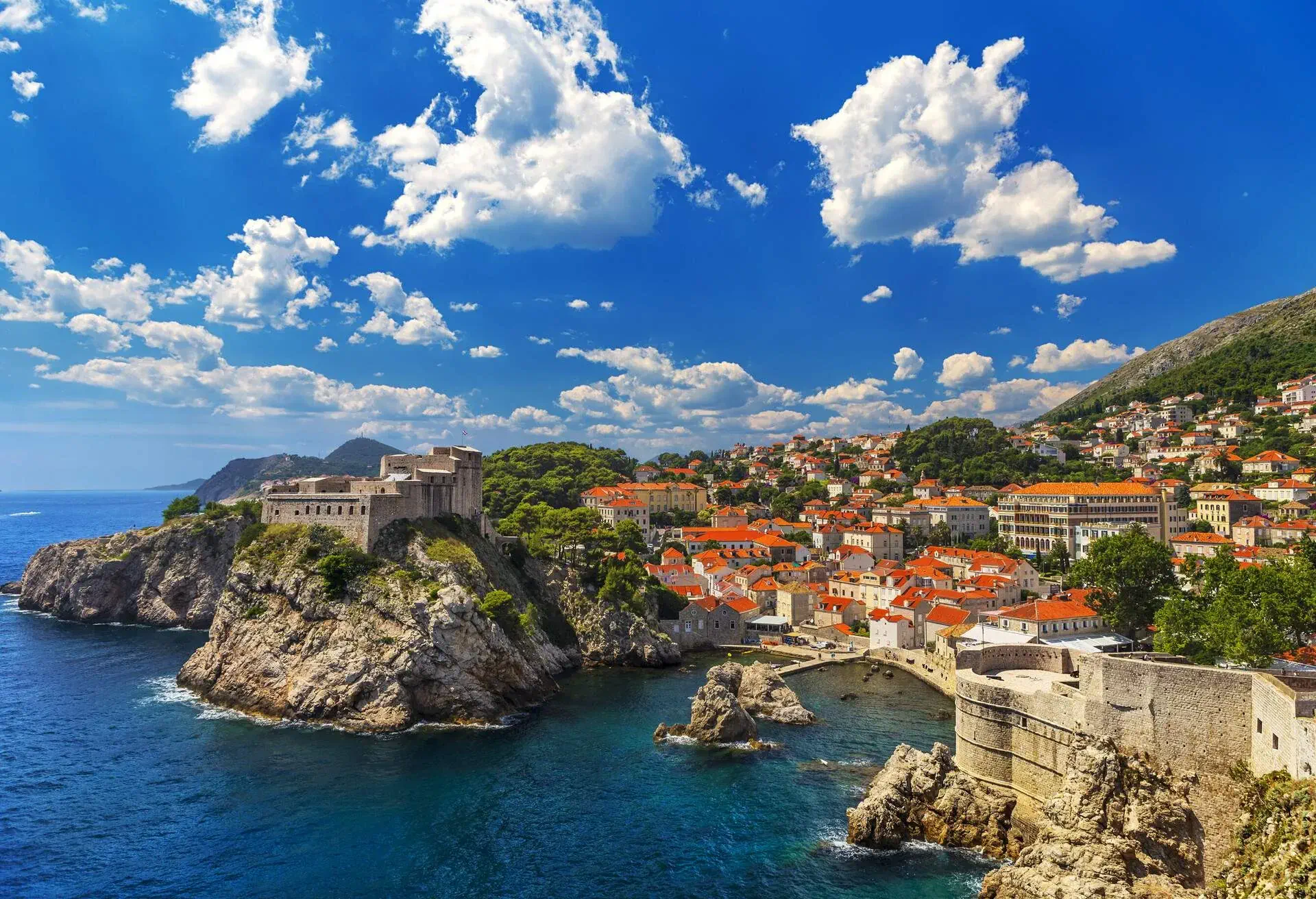 dest_croatia_dubrovnik_fortress_lovrijenac_and_bokar_shutterstock