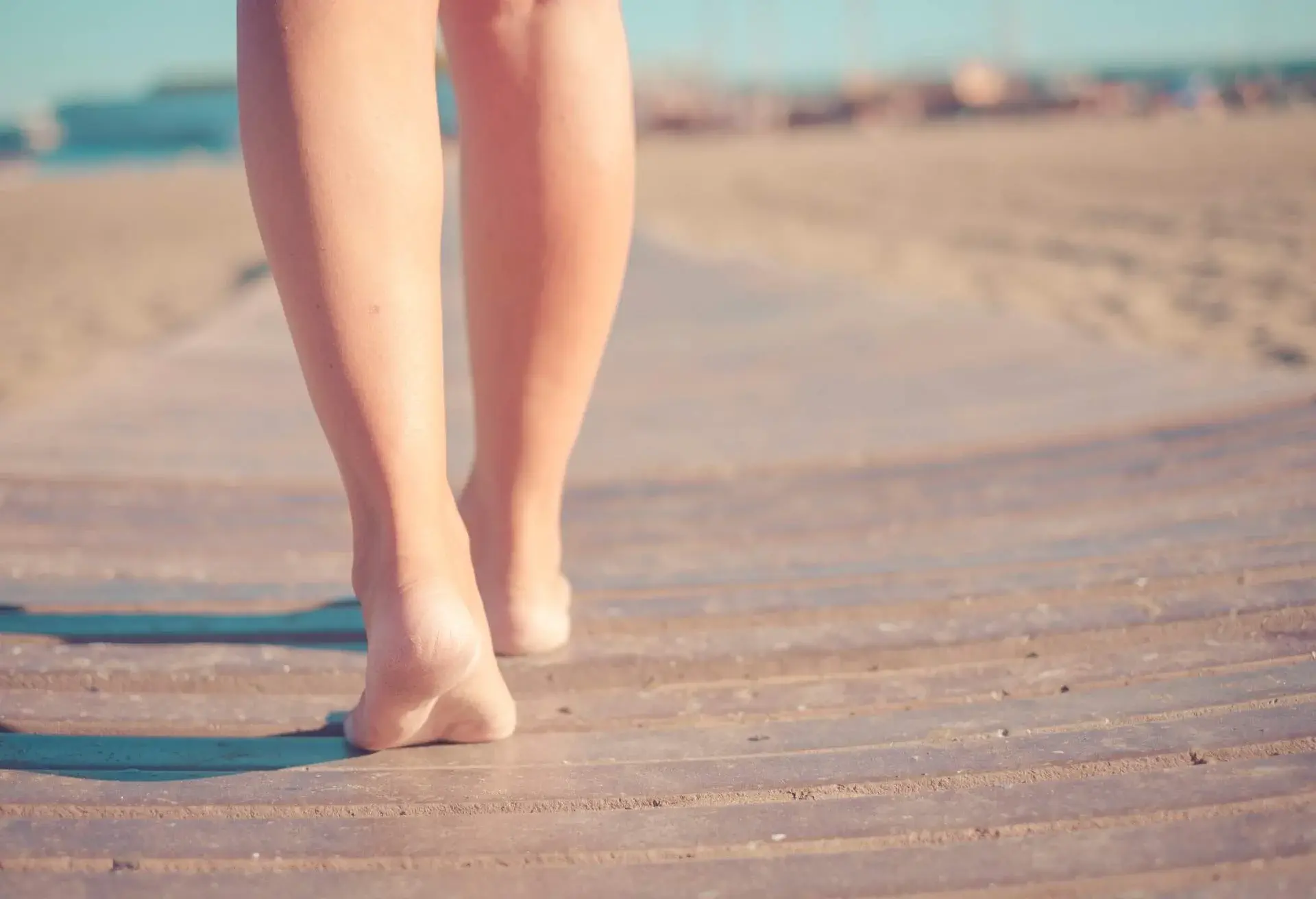 THEME_PEOPLE_WALKING_ON_BEACH__GettyImages-664653441