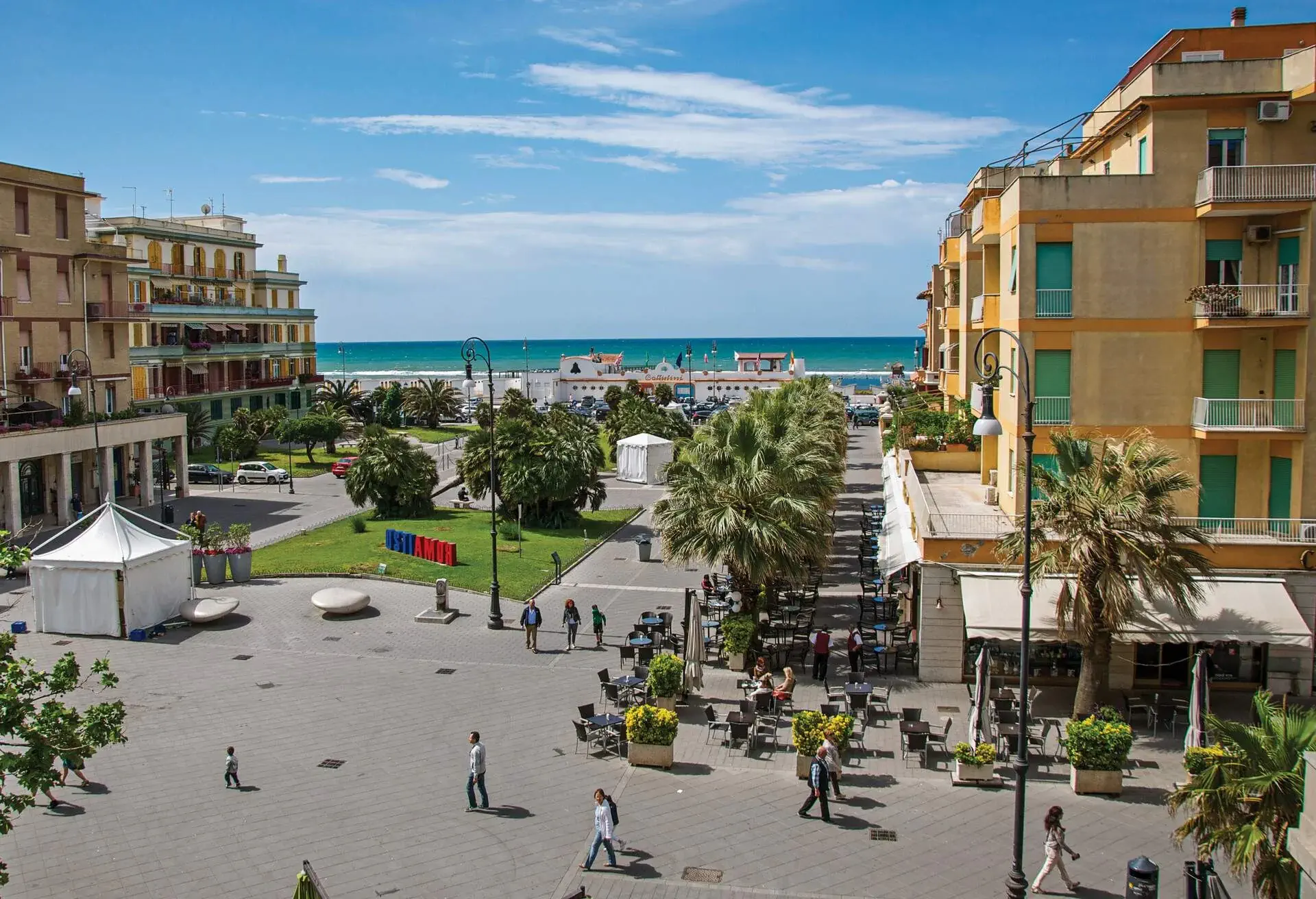 DEST_ITALY_LIDO-DI-OSTIA_GettyImages-1359476822