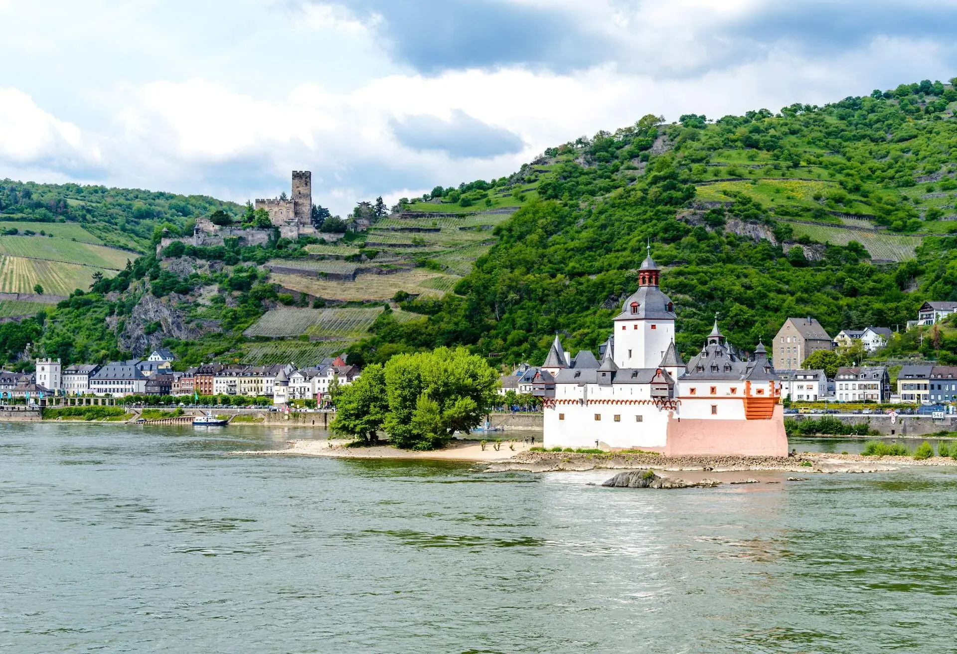 DEST_GERMANY_FALKENAU-ISLAND_BURG-GUNTENFELS_PFALZGRAFENSTIEN_CASTLE-PFALZ_THEME_UNESCO_shutterstock-portfolio_1403260784-1.jpg