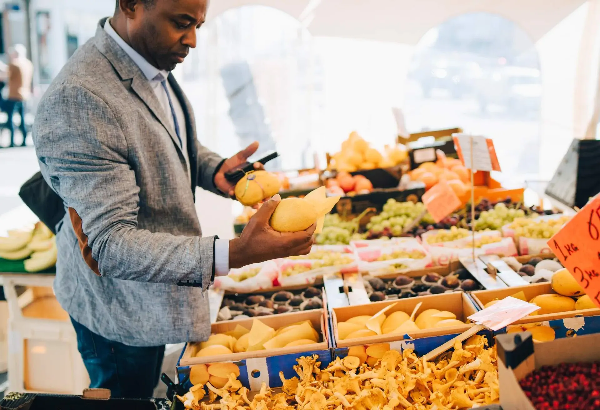 DEST_SWEDEN_STOCKHOLM_THEME_FOOD_MARKET_GettyImages-1152308602