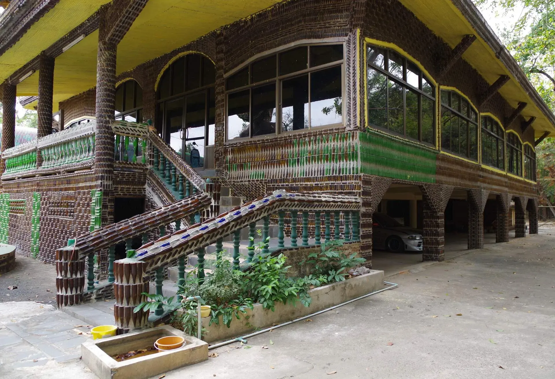 Wat Pa Maha Chedi Kaew in Sisaket