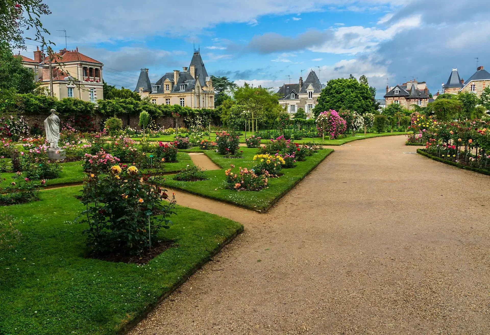 DEST_FRANCE_BRITTANY_RENNES_PARC DU THABOR_shutterstock-portfolio_685299295