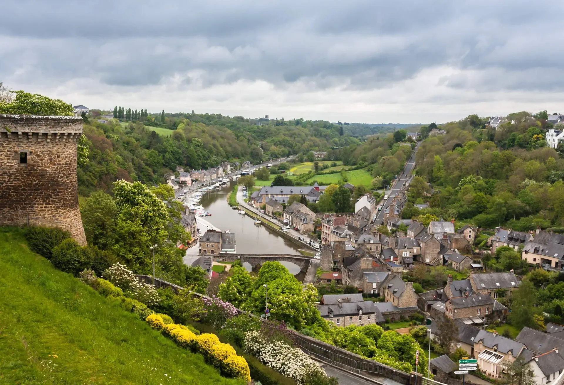 DEST_FRANCE_DIJON-shutterstock-premier__377777611