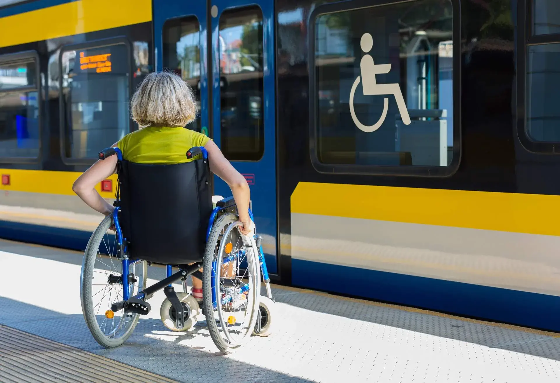 THEME_PERSON_TRAVEL_PUBLIC-TRANSPORTATION_WHEELCHAIR_TRAIN_SUBWAY-shutterstock-portfolio_1611571000