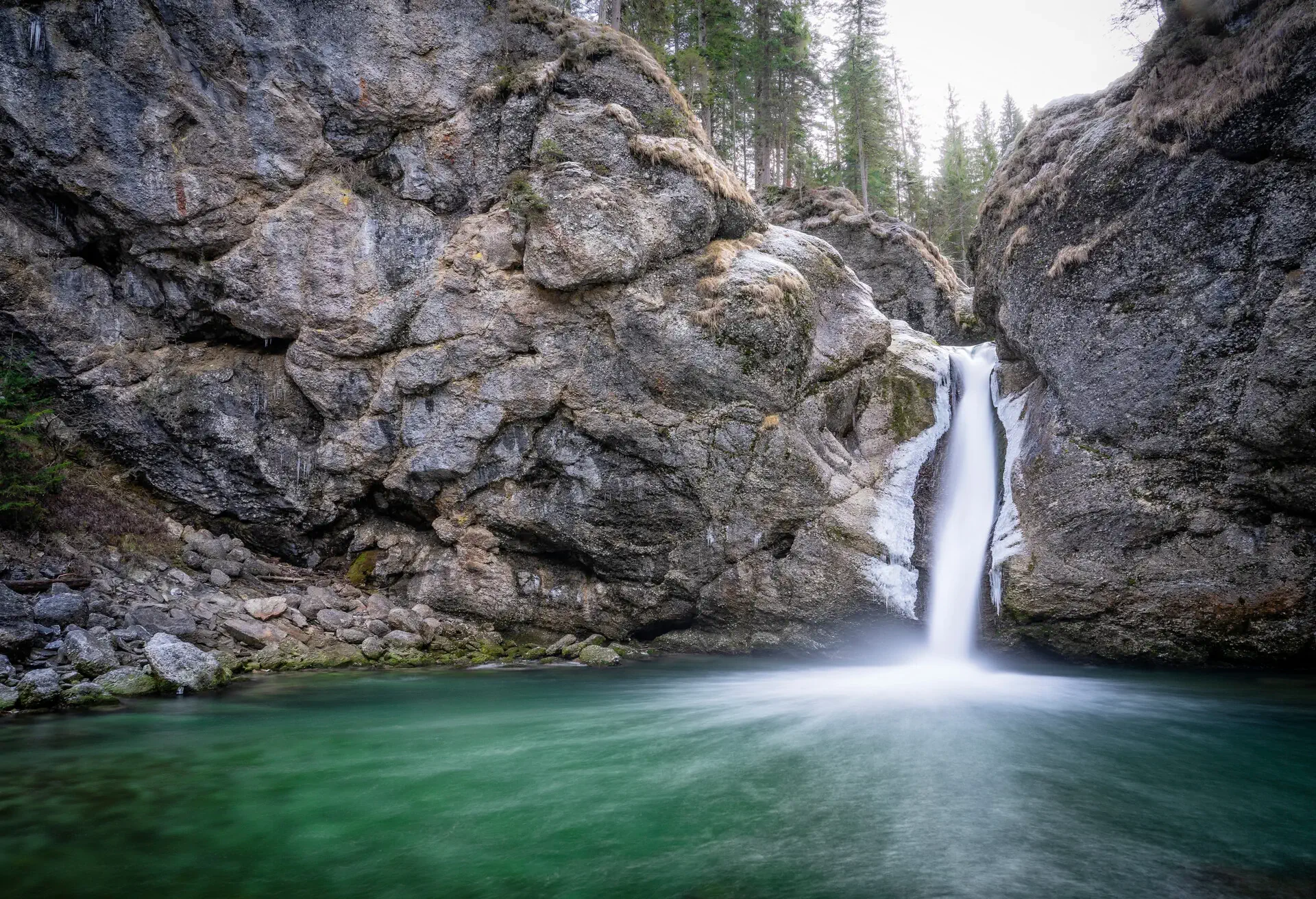 DEST_GERMANY_ALLGÄUER-ALPS_Buchenegg-Waterfall_GettyImages-1198047928