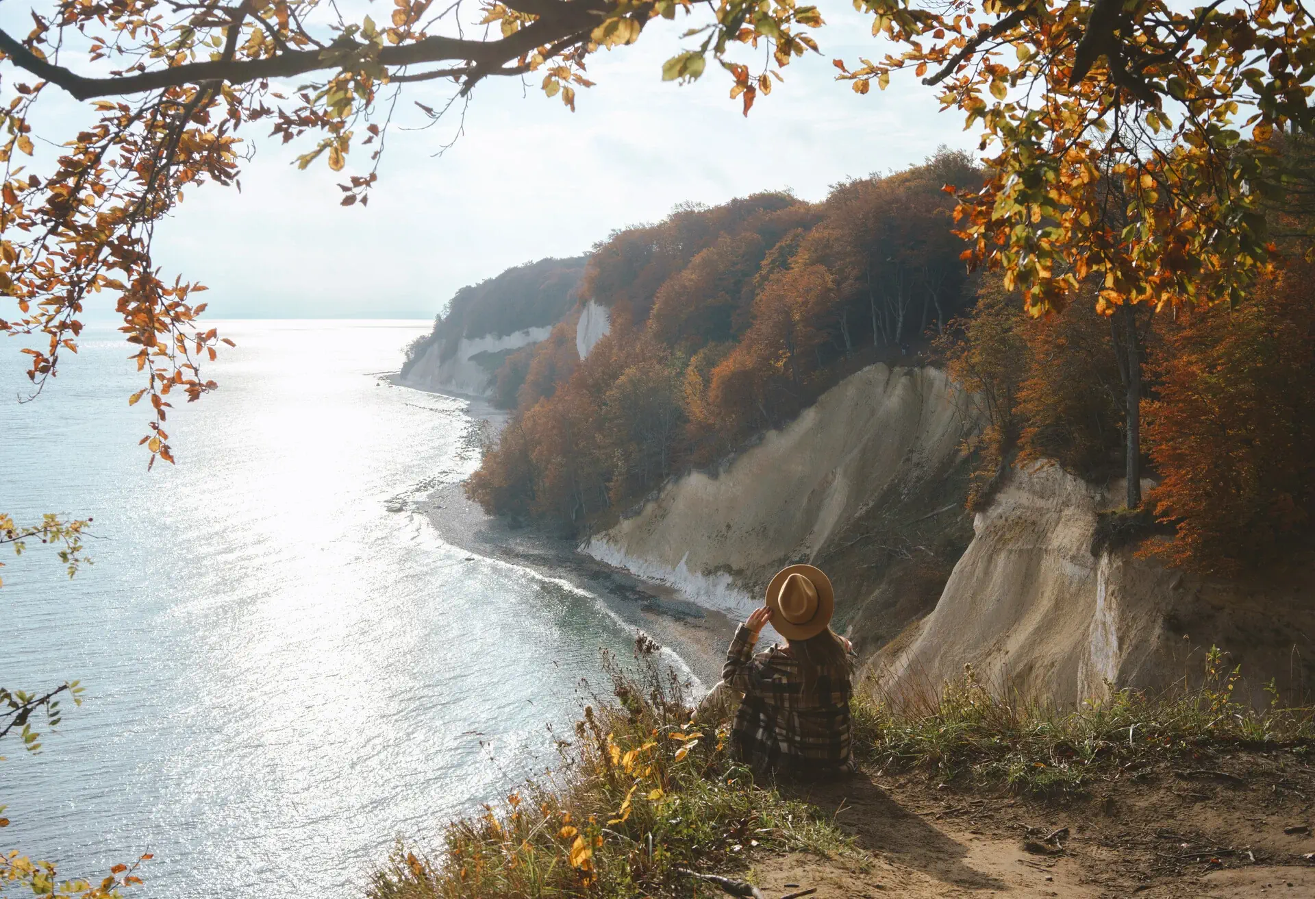 DEST_GERMANY_RÜGEN_JASMUND_FALL_AUTUMN_GettyImages-1282476034