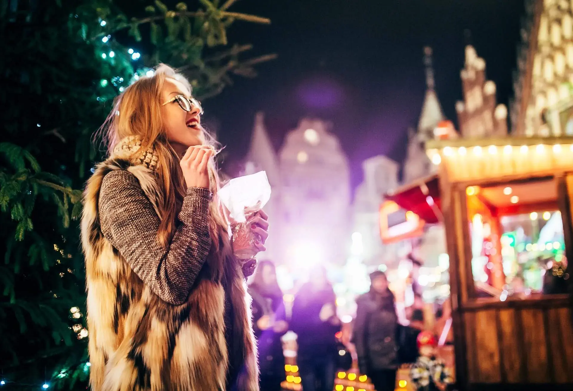 DEST_PARIS_FRANCE_THEME_CHRISTMAS-MARKETS_GettyImages-503589672