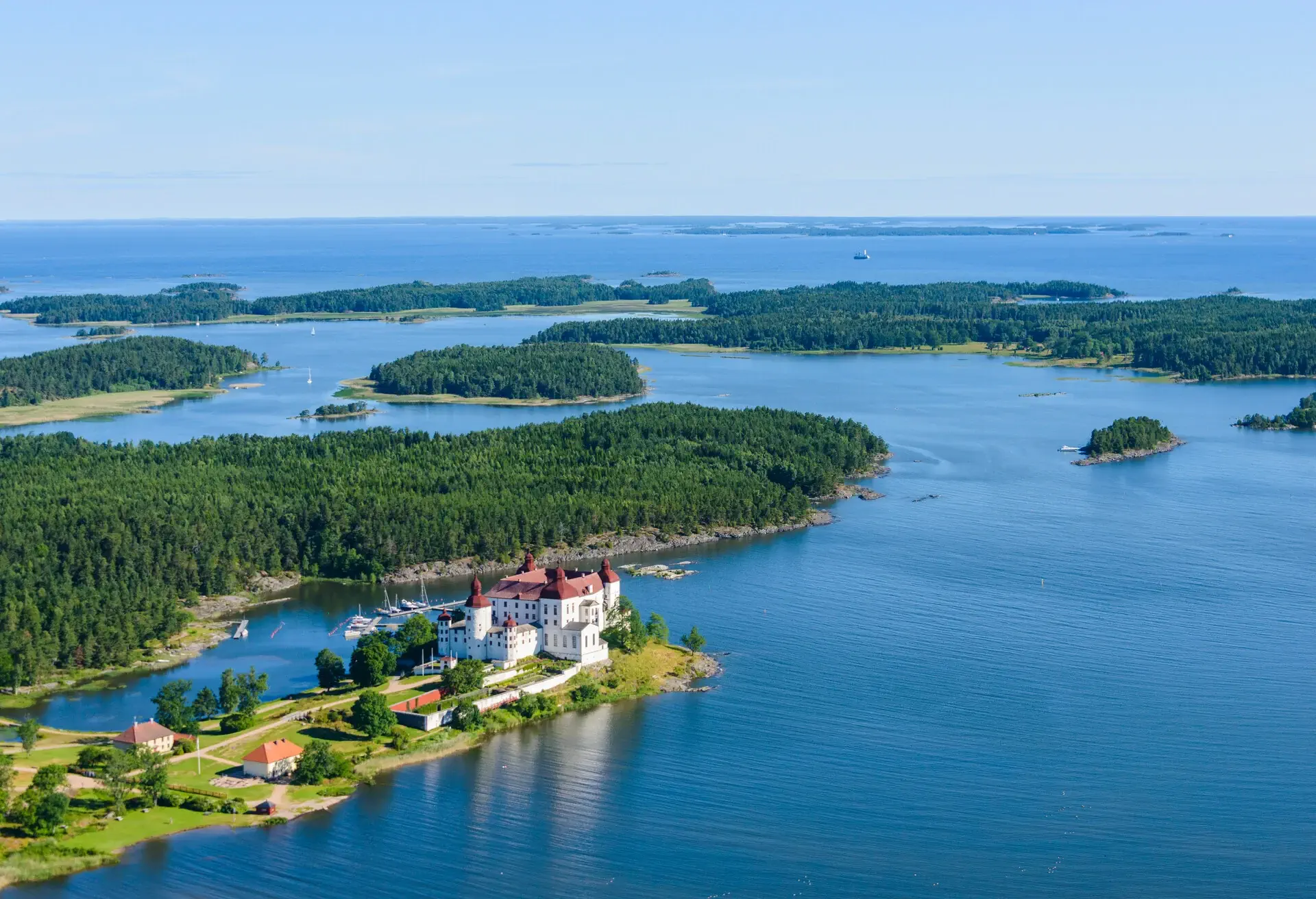 SWEDEN_Lake_Vänern-_Islands