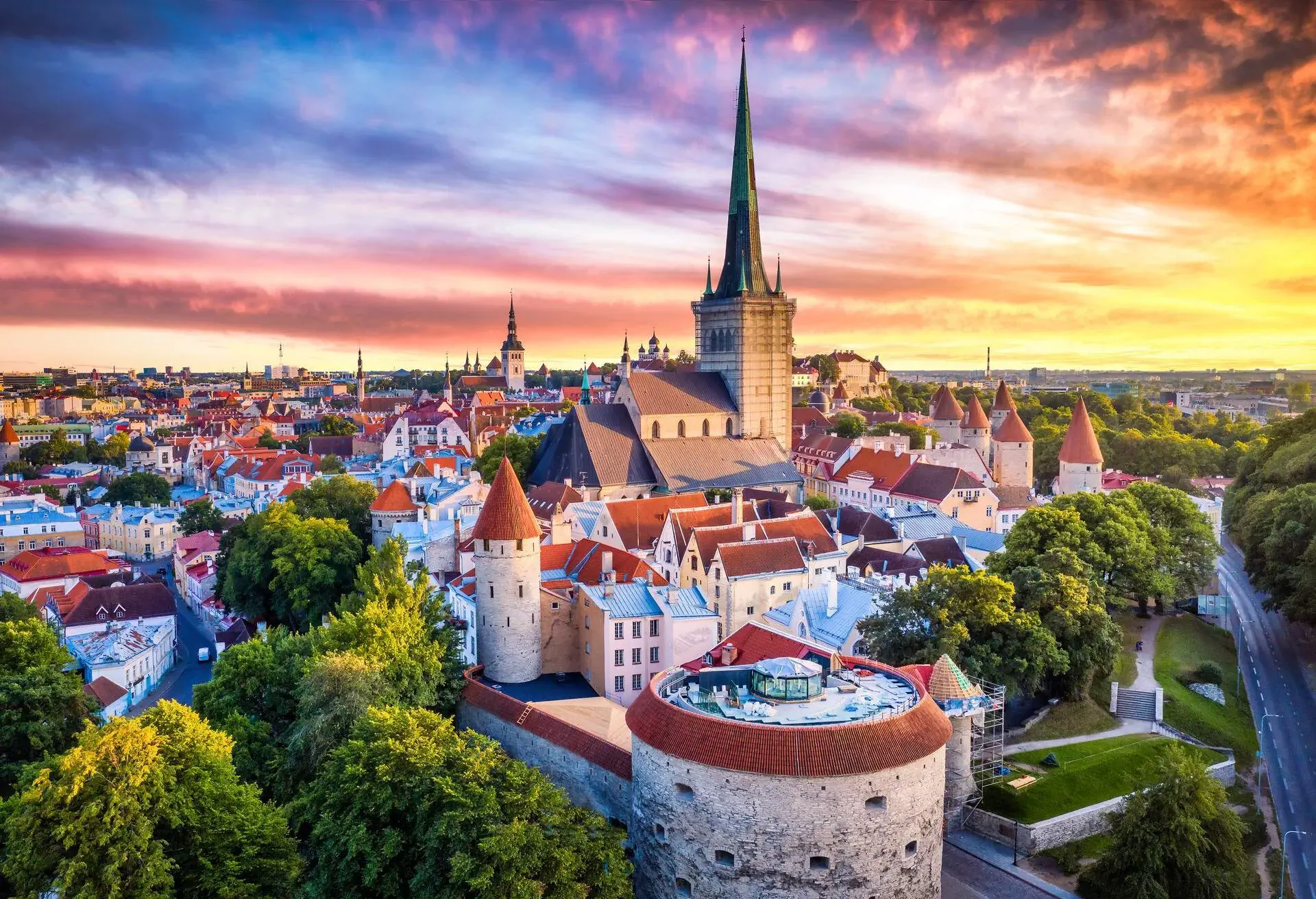 DEST_ESTONIA_TALLINN_GettyImages-1402881514