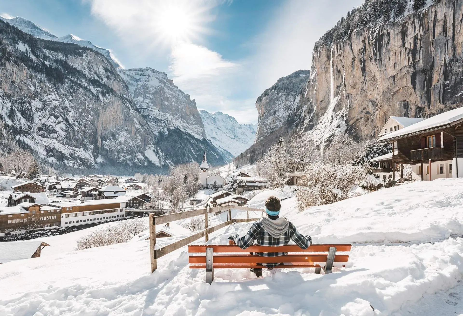 dest_switzerland_lauterbrunnen_gettyimages-1134772120