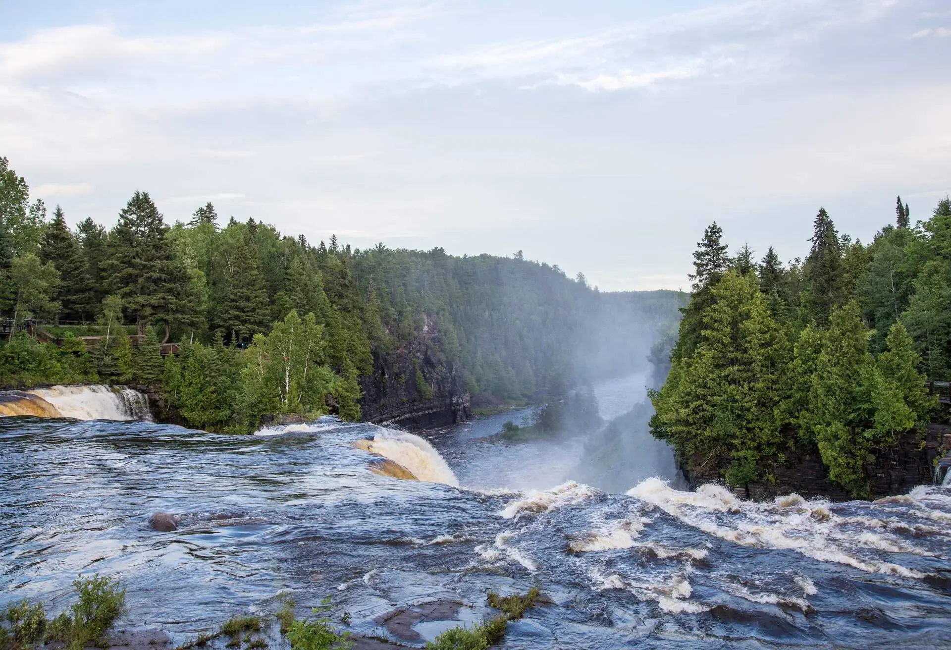 DEST_CANADA_ONTARIO_PROVINCIAL_PARK_KAKABEKA_FALLS_GettyImages-1141905828
