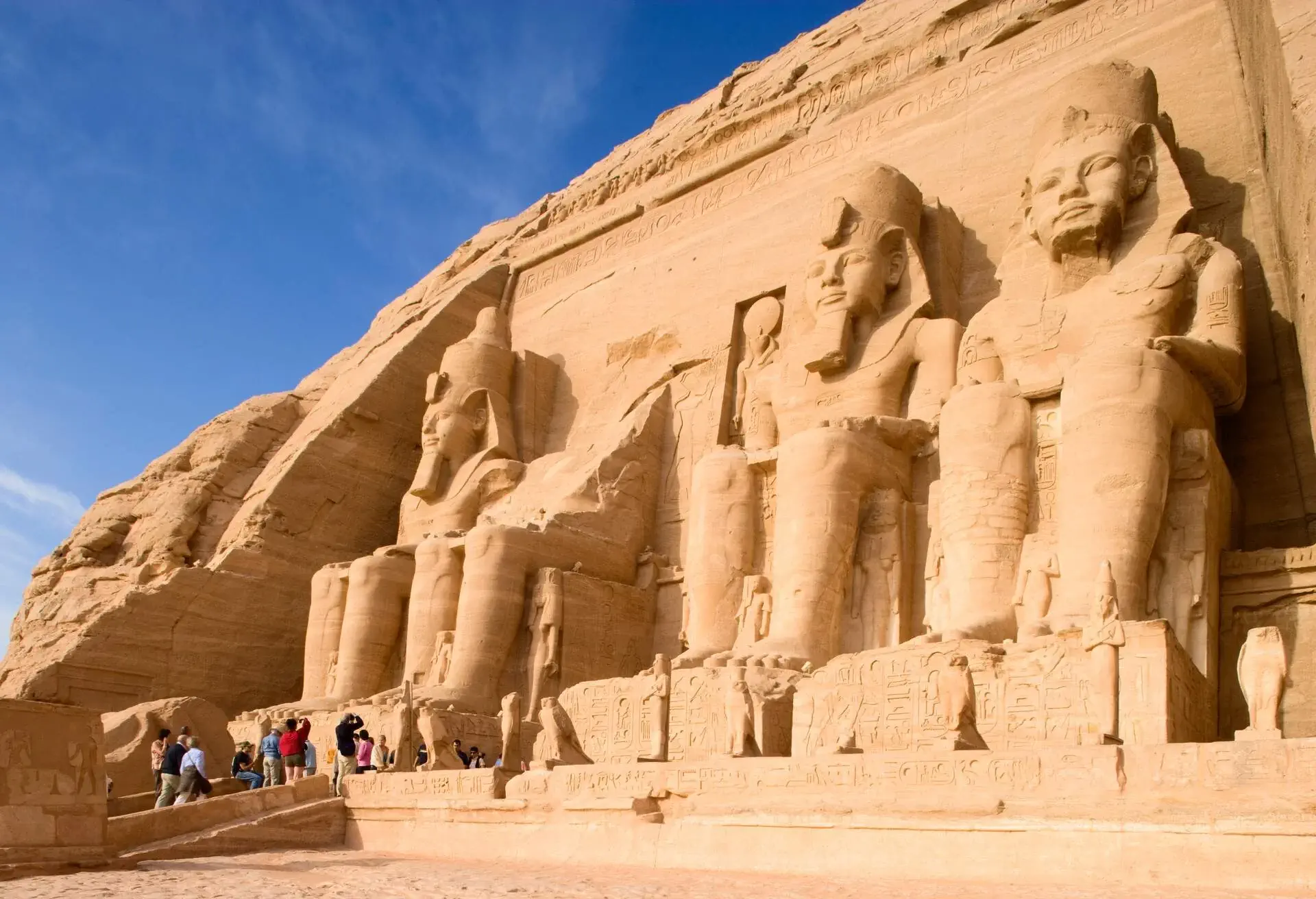 DEST_EGYPT_ABU_SIMBEL_TEMPLE_GettyImages-521738702