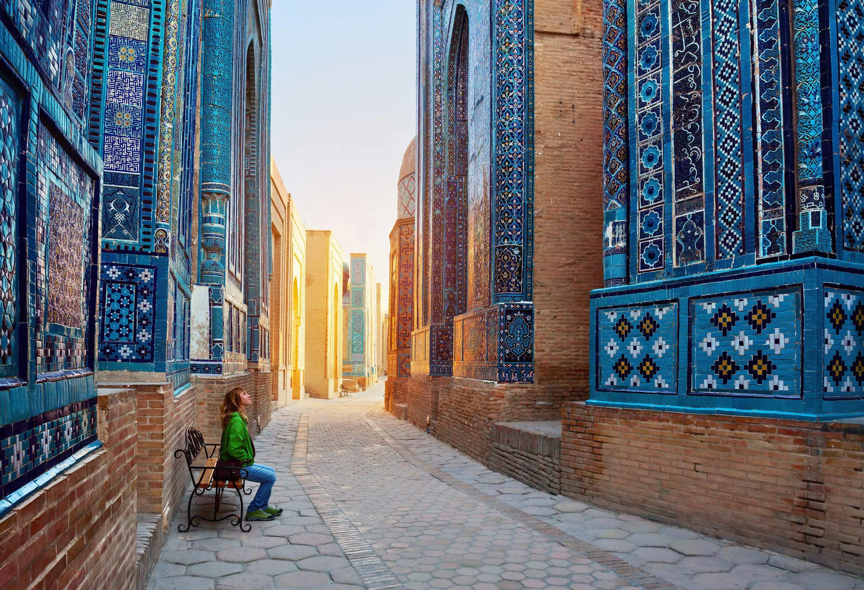 dest_uzbekistan_shah-i-zinda_samarkand_shutterstock-premier_267326789_momondo_within-usage-period_32596
